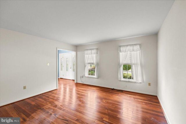 41 APRICOT AVE, Leola, PA 17540