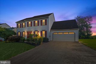 41 APRICOT AVE, Leola, PA 17540