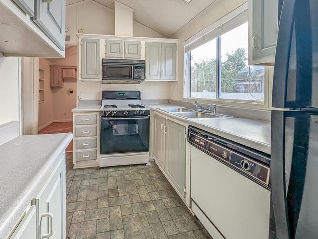 70200 Dillon Road 346, Desert Hot Springs, CA 92241