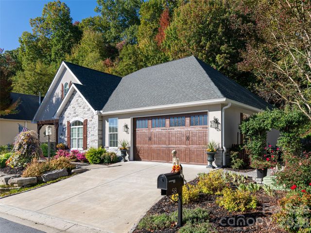 58 Carriage Highlands Court, Hendersonville, NC 28791