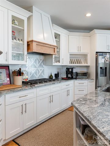 58 Carriage Highlands Court, Hendersonville, NC 28791