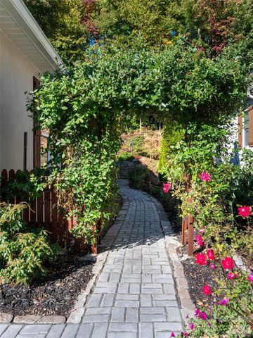 58 Carriage Highlands Court, Hendersonville, NC 28791