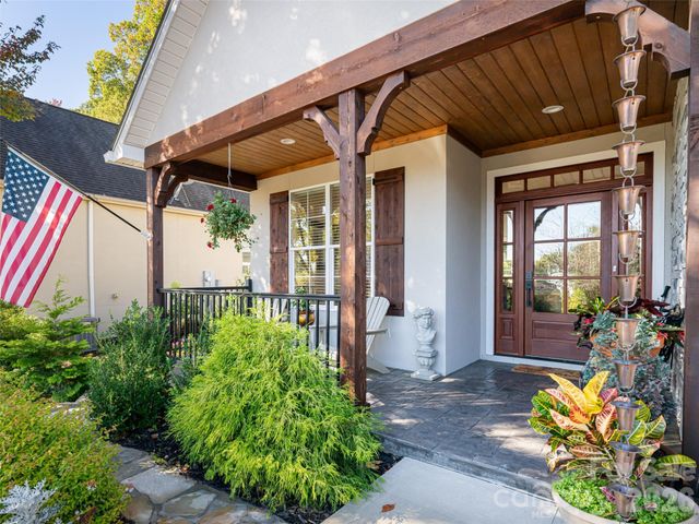 58 Carriage Highlands Court, Hendersonville, NC 28791