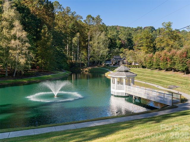 58 Carriage Highlands Court, Hendersonville, NC 28791