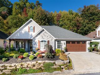 58 Carriage Highlands Court, Hendersonville, NC 28791