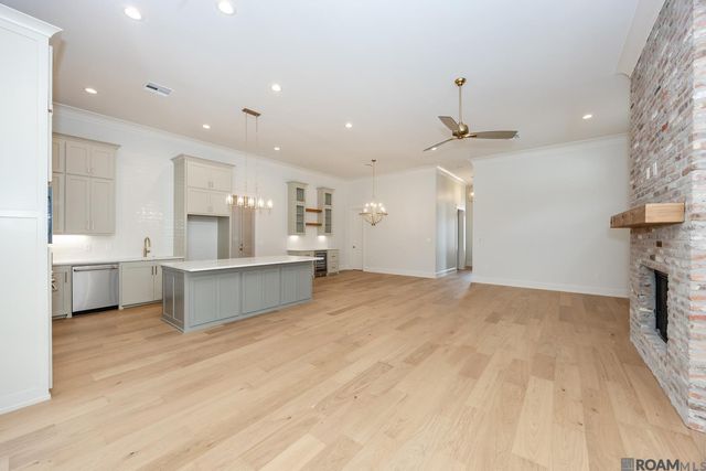 2730 Pointe-marie Dr, Baton Rouge, LA 70820