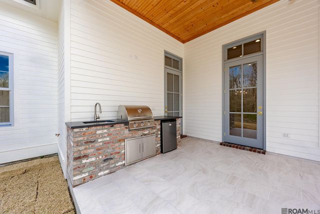 2730 Pointe-marie Dr, Baton Rouge, LA 70820