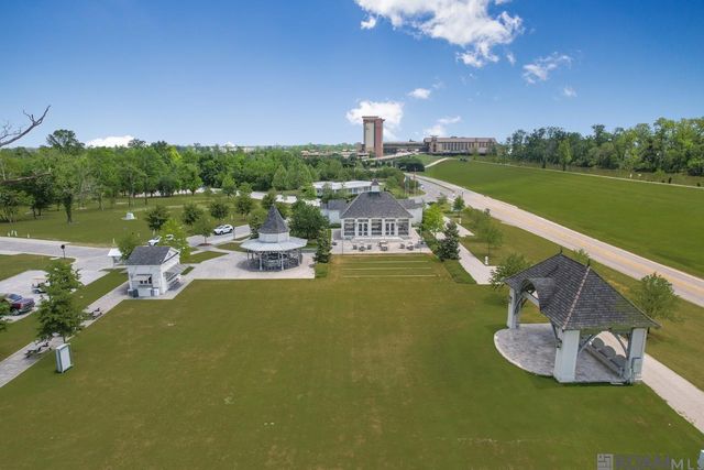 2730 Pointe-marie Dr, Baton Rouge, LA 70820