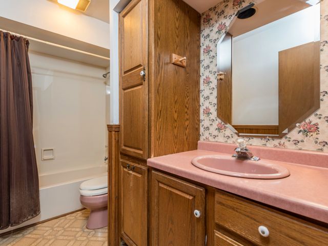 2417 METROPOLITAN Avenue, Waukegan, IL 60087