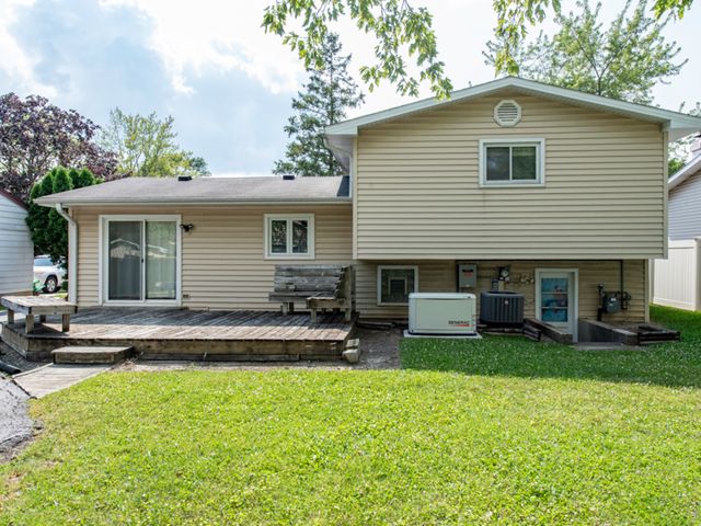 2417 METROPOLITAN Avenue, Waukegan, IL 60087