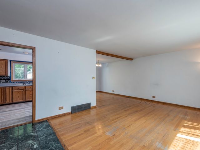 2417 METROPOLITAN Avenue, Waukegan, IL 60087