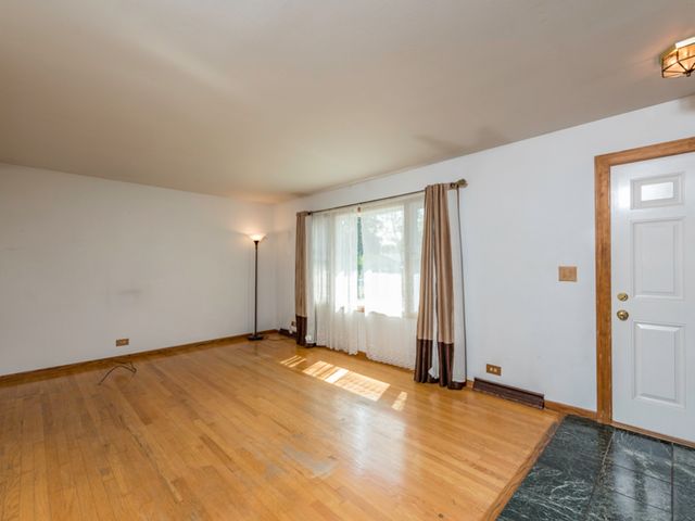 2417 METROPOLITAN Avenue, Waukegan, IL 60087