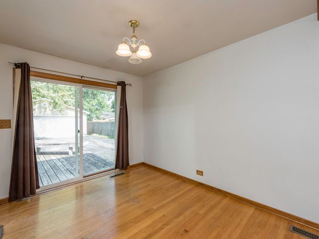 2417 METROPOLITAN Avenue, Waukegan, IL 60087