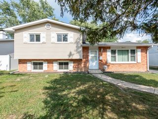 2417 METROPOLITAN Avenue, Waukegan, IL 60087