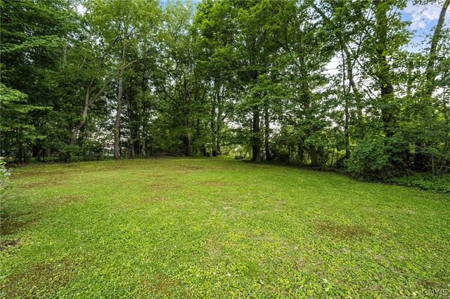 1 Cone Circle, New Hartford, NY 13413