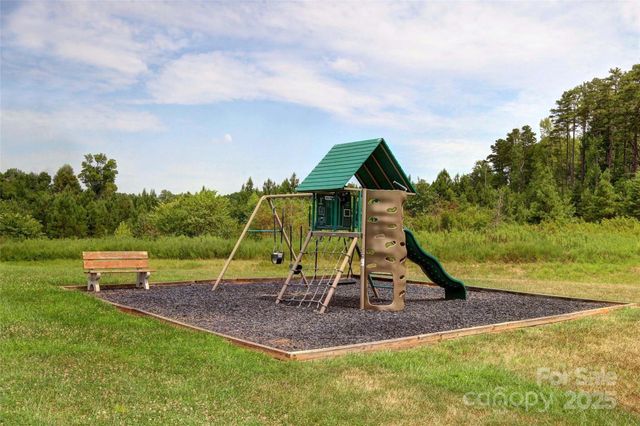 589 Sunset Pointe Drive, Salisbury, NC 28146