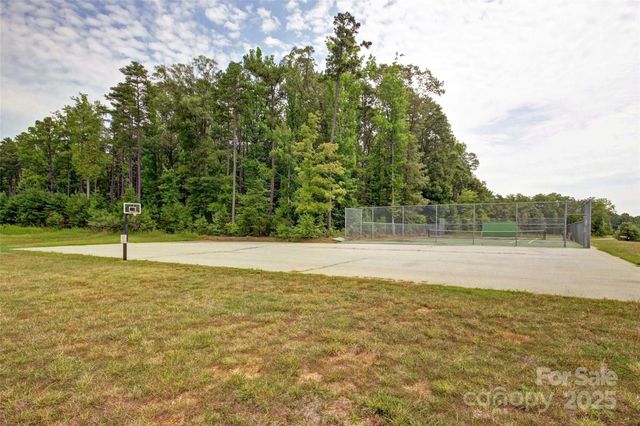 589 Sunset Pointe Drive, Salisbury, NC 28146