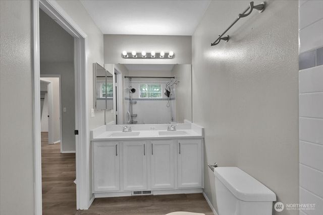 19805 E 122nd Street, Bonney Lake, WA 98391