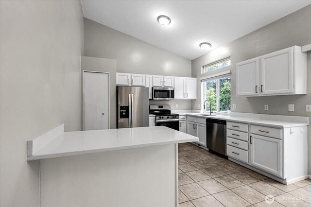 19805 E 122nd Street, Bonney Lake, WA 98391