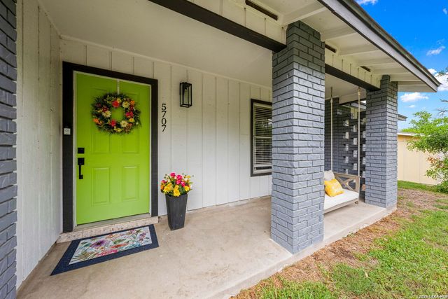 5707 Ben Casey Dr, San Antonio, TX 78240