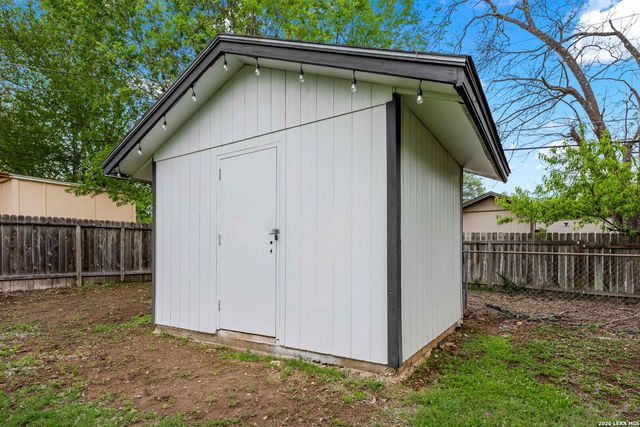 5707 Ben Casey Dr, San Antonio, TX 78240