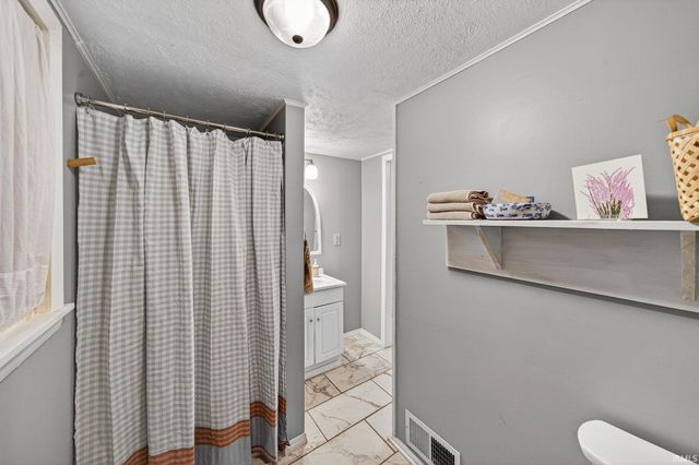 229 N St Peter Street, South Bend, IN 46617