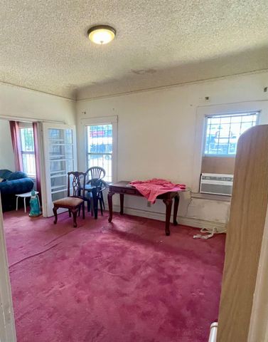 964 33rd St, Sacramento, CA 95816