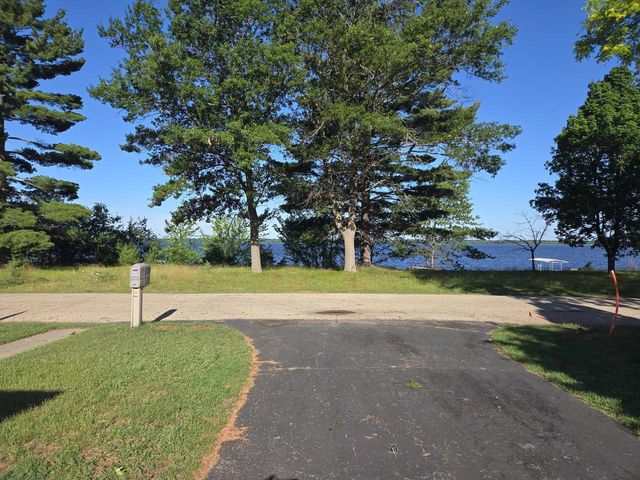 2144 Market Street, Friendship, WI 53934