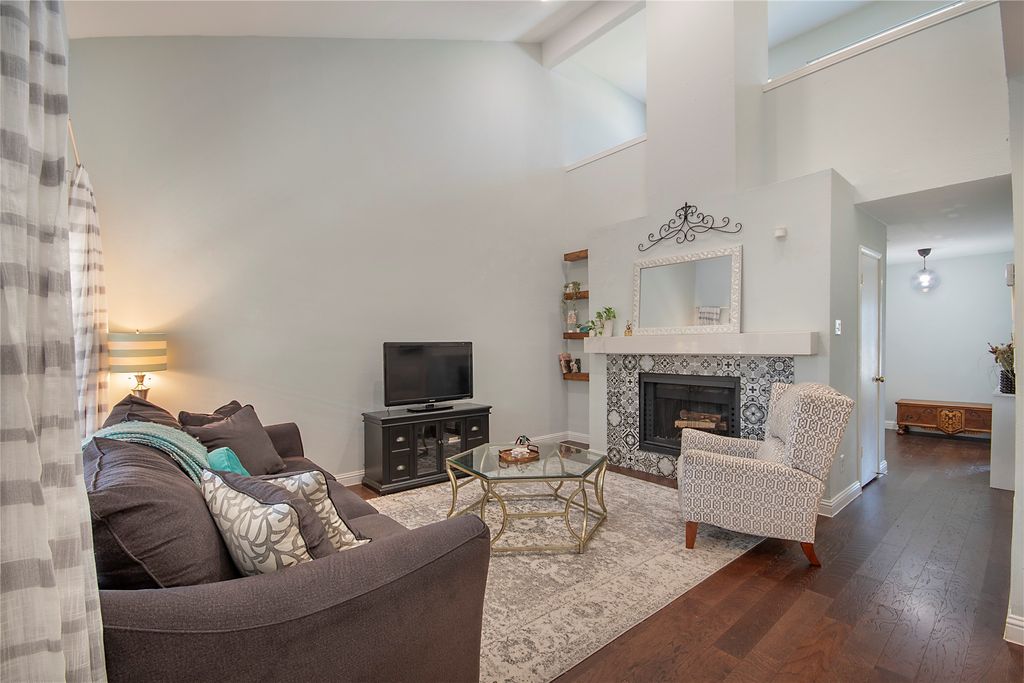 704 Creekwood Drive, Lewisville, TX 75067 — photo 5
