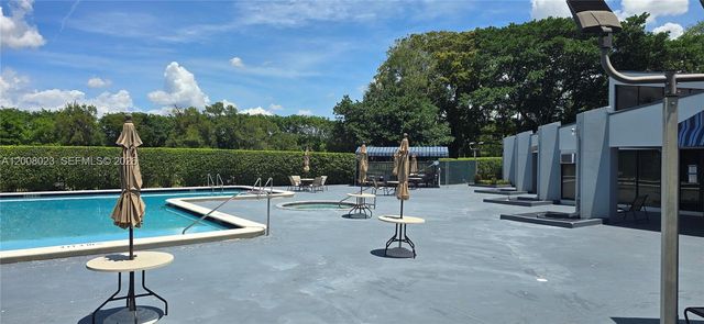 8310 Sands Point Blvd L110, Tamarac, FL 33321