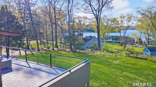 5 Hemlock Drive, Essex, CT 06426