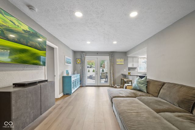 5211 Flintstone Drive, Indianapolis, IN 46237