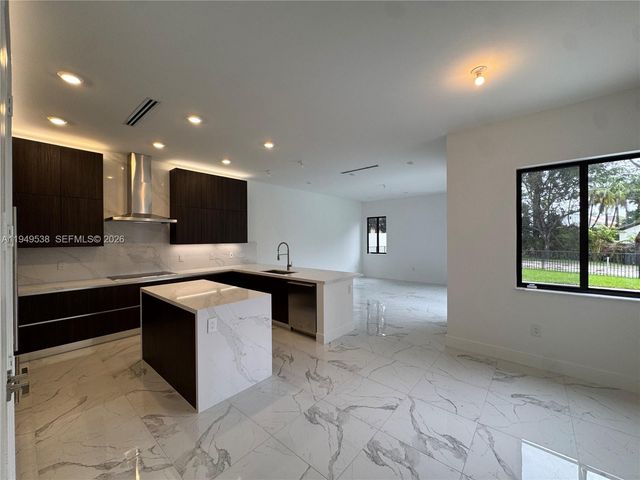 19670 NE 14th Ct 19670, Miami, FL 33179