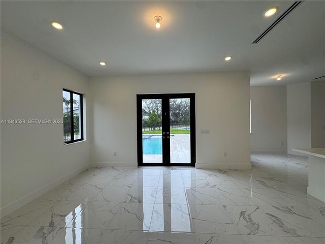 19670 NE 14th Ct 19670, Miami, FL 33179