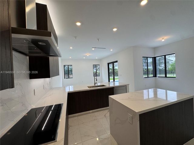 19670 NE 14th Ct 19670, Miami, FL 33179