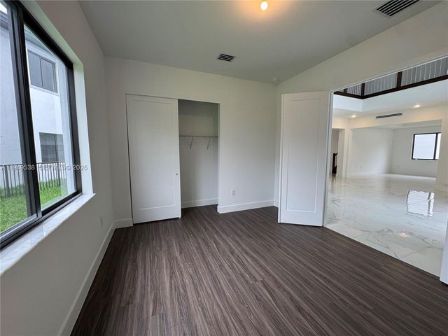 19670 NE 14th Ct 19670, Miami, FL 33179