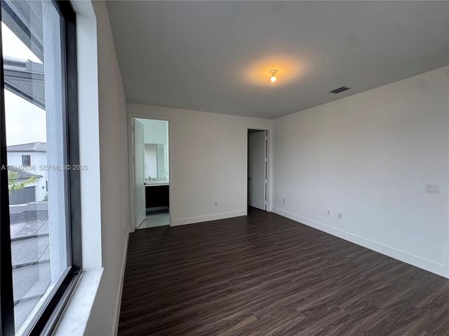 19670 NE 14th Ct 19670, Miami, FL 33179