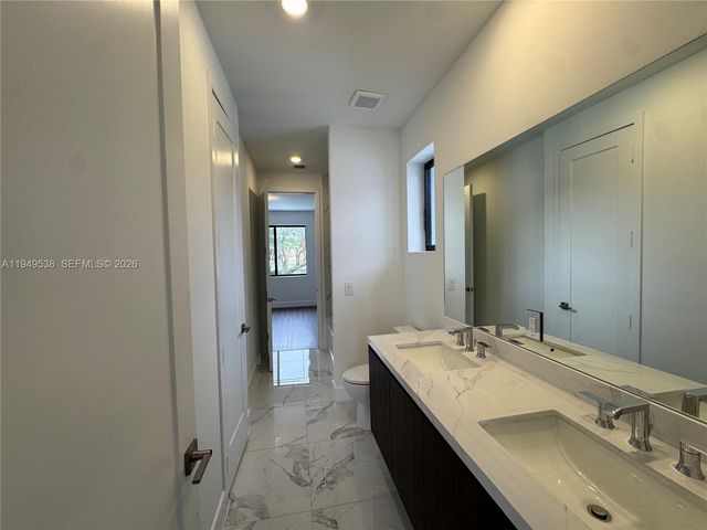 19670 NE 14th Ct 19670, Miami, FL 33179