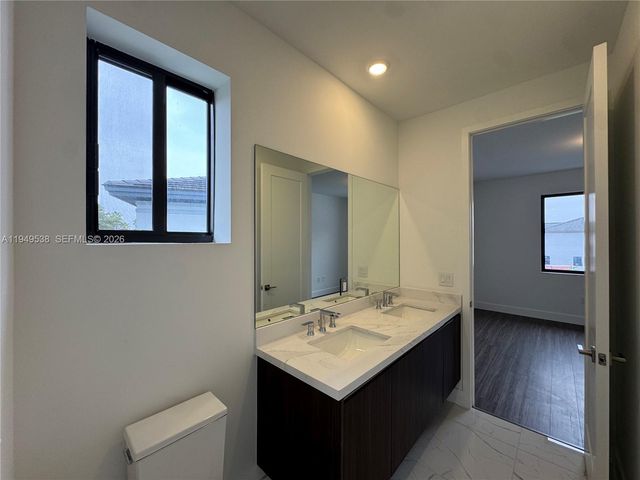 19670 NE 14th Ct 19670, Miami, FL 33179