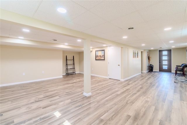 990 Greensburg Pike, Wilkins Twp, PA 15112