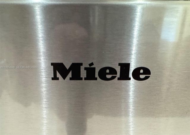 2723 E Abiaca Cir, Davie, FL 33328