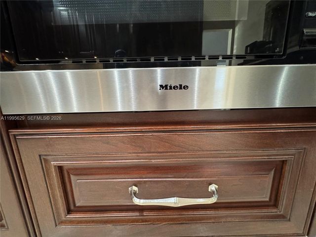 2723 E Abiaca Cir, Davie, FL 33328