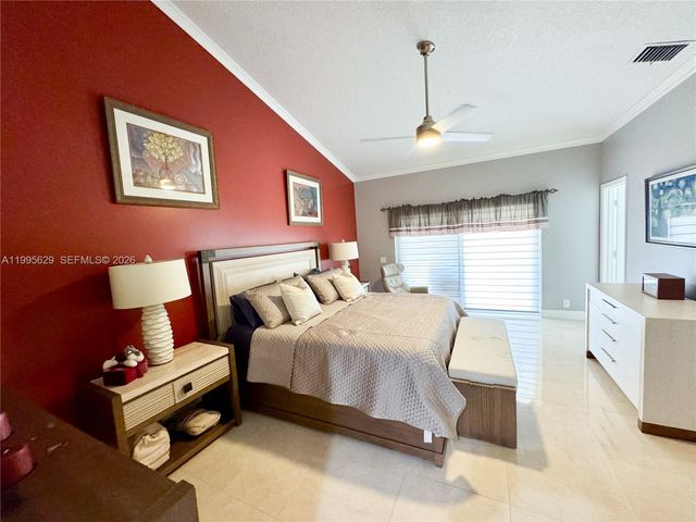 2723 E Abiaca Cir, Davie, FL 33328