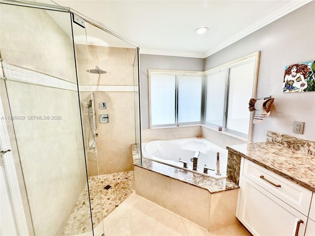 2723 E Abiaca Cir, Davie, FL 33328