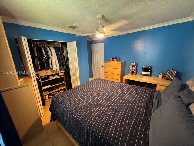 2723 E Abiaca Cir, Davie, FL 33328