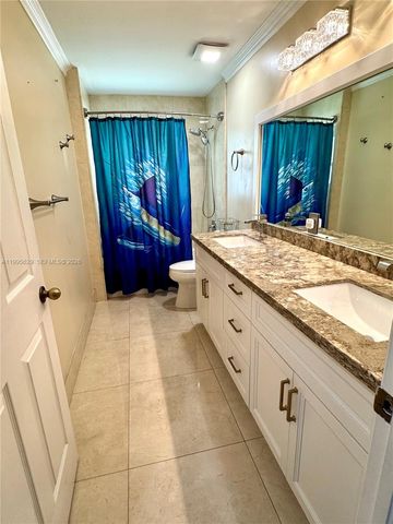 2723 E Abiaca Cir, Davie, FL 33328