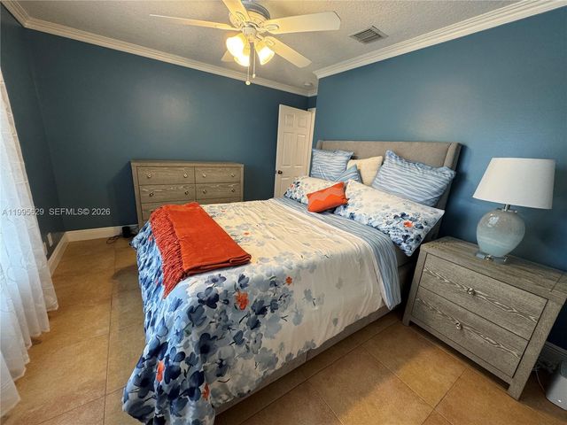 2723 E Abiaca Cir, Davie, FL 33328