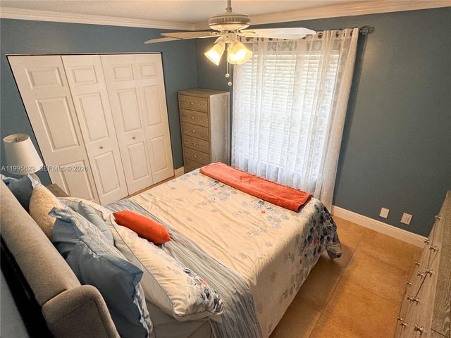 2723 E Abiaca Cir, Davie, FL 33328