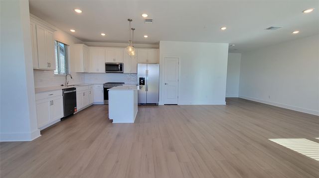 228 Groveland DR, Liberty Hill, TX 78642