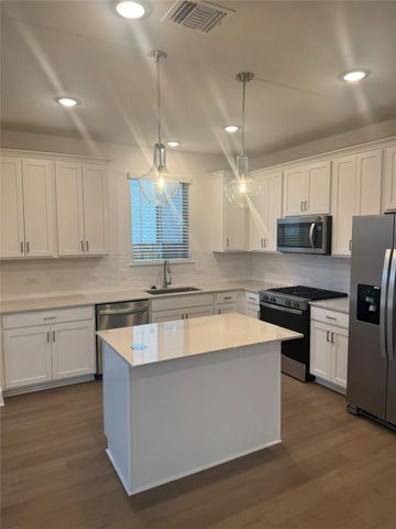 228 Groveland DR, Liberty Hill, TX 78642